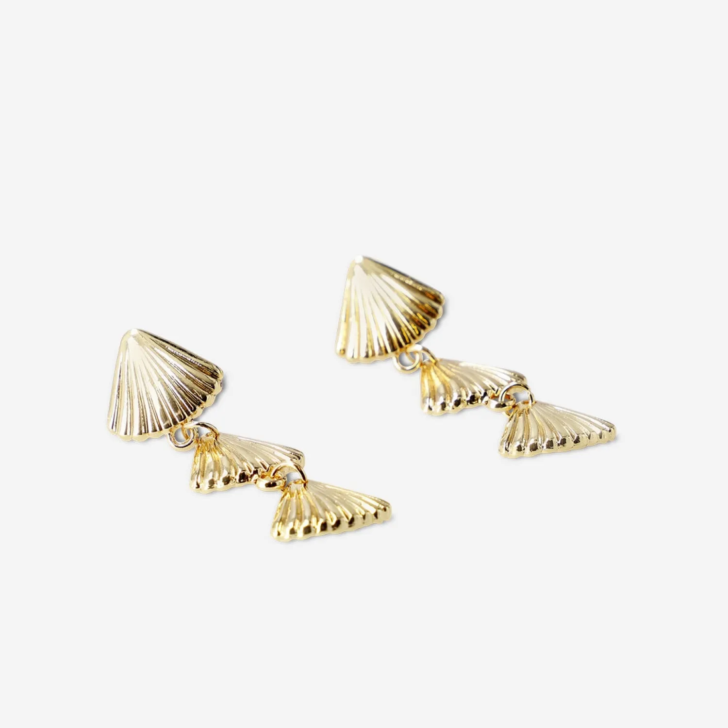 Discount Flying Tiger Muscheln auf einer Reihe Ohrringe