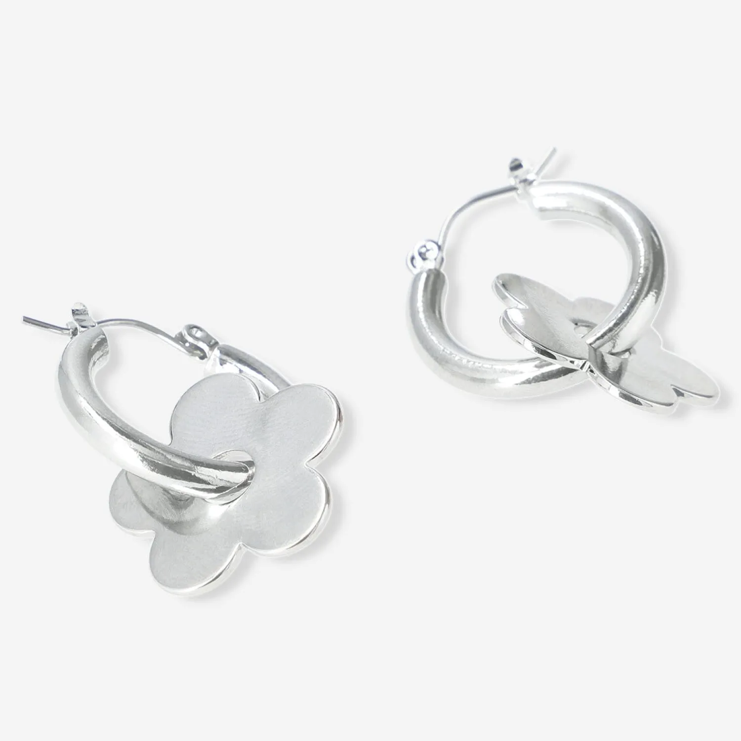 Sale Flying Tiger Silberne Blumenring-Ohrringe - 2 Stk